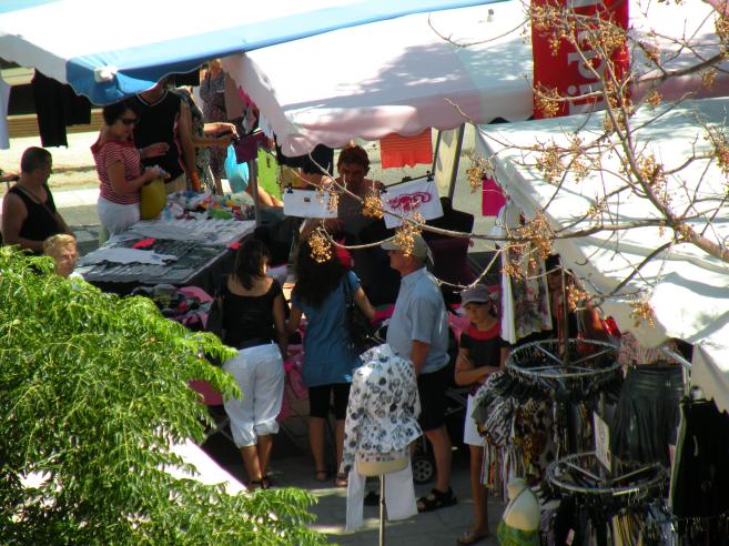  etals sur le marché de Rochelongue